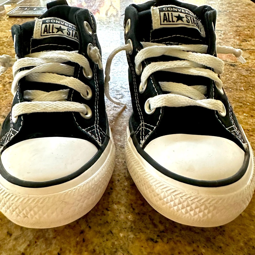 NEW!!! Black and white original Converse Chuck Taylor, All-Star